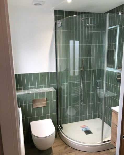 Small Ensuite Bathroom Ideas Layout, Ensuite Bathroom Ideas Small Colour, Small Ensuit, Ensuit Bathroom, Small Ensuite Ideas, Tiny Shower Room, Small Ensuite Bathroom, Small Ensuite, Bathroom Colour