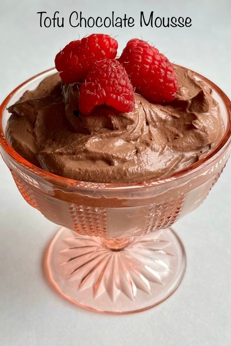 Tofu chocolate mousse in a vintage pink glass dish. Tofu Chocolate Mousse, Paleo Pumpkin Cookies, Vegan Dessert Recipe, Nutritious Desserts, Carb Dishes, Vegan Chocolate Mousse, Dark Chocolate Mousse, Plant Based Desserts, Chocolate Mousse Recipe