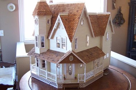 (image) Pierce Dollhouse, Dolly House, Dollhouse Design, Wood Mouldings, Doll House Plans, Mini Doll House, Victorian Dollhouse, Porch Railing, Dolls House Interiors