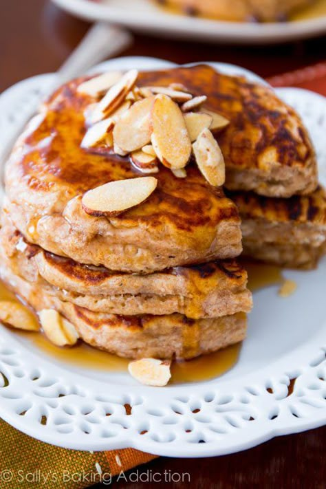 Healthy Whole Wheat Pancakes - that actually taste good. Made with Greek yogurt, oats, whole wheat flour, and not much else. sallysbakingaddiction.com Pancake Squares, Healthy Thanksgiving Sides, Oatmeal Pancakes Recipe, Stack Of Pancakes, Whole Wheat Pancakes, Wheat Pancakes, Healthy Pancake Recipes, Baked Pancakes, Breakfast Waffles