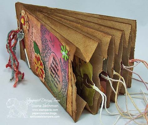 Paper Bag Books, Tag Book, Diy Paper Bag, Brown Paper Bags, Paper Bag Scrapbook, Paper Bag Album, Homemade Books, Paper Bag Crafts, Paper Bag Puppets