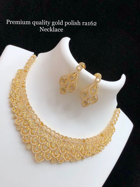 2 Tola Gold Set Design Pakistani, Golden Necklace Indian, Pakistani Gold Jewellery Design, Necklace Set Gold Wedding Jewelry, Dubai Gold Jewelry, Unique Gold Jewelry Designs, Delicate Gold Jewelry, Bridal Necklace Designs, Rani Haar