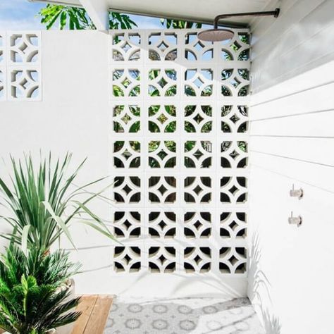 Outdoor Showers - Design Trend of the Month | ModularWalls Eco Camp, Breeze Block Wall, Casa Cook, Breeze Blocks, Front Steps, Outdoor Bathrooms, Block Wall, Shower Design, Outdoor Shower