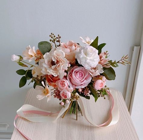 FYNWFlowerStudioUK - Etsy Vintage Wedding Bouquet, Silk Flower Bouquet, Silk Bridal Bouquet, Light Pink Wedding, Bridal Bouquet Pink, Floral Cards Design, Wedding Bouquets Pink, Bridal Bouquet Flowers, Silk Flower Bouquets