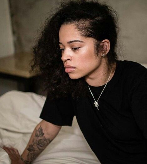 Ella Mai Ella Mai, Lesbian Fashion, Fav Celebs, Woman Crush, Teenage Fashion Outfits, Beautiful Black Women, Celebrities Female, Favorite Celebrities, Celebrity Crush