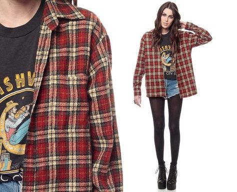 7 pieces that prove ’90s grunge fashion is making a comeback | Be Beautiful 1990s Fashion Grunge, 90s Dress Up, 90s Grunge Outfits, Winter Hipster, 90s Fashion Grunge Outfits, 1990 Style, Moda Grunge, Shalom Harlow, Look Grunge