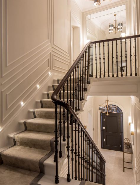 Period Townhouse - Mokka Design Mokka Design, Classic Staircase, Mansion Living Room, Architectural Detailing, Entryway Style, Hand Hewn Beams, Townhouse Interior, Georgian Townhouse, London Townhouse