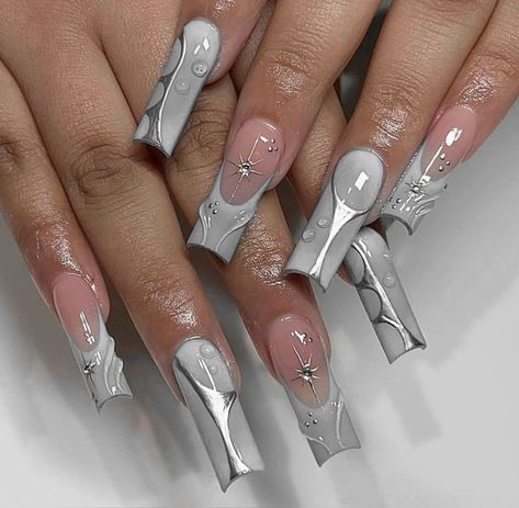 Silver Chrome Design Nails, Long Graduation Nails, Silver Monochrome Nails, Aesthetic Chrome Nails, Third Eye Nail Art, Nail Silver Design, Sigil Nails, Rap Concert Nails, Dope Nail Designs Classy Short Acrylic