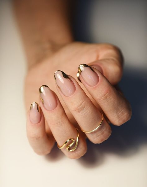 Brown Nails Fall, Nail Ideas Autumn, Gold French Tip, Penny Pincher Fashion, New Nail Trends, Fall Nail Ideas, Brown Nails Design, Simple Fall Nails, Maroon Nails