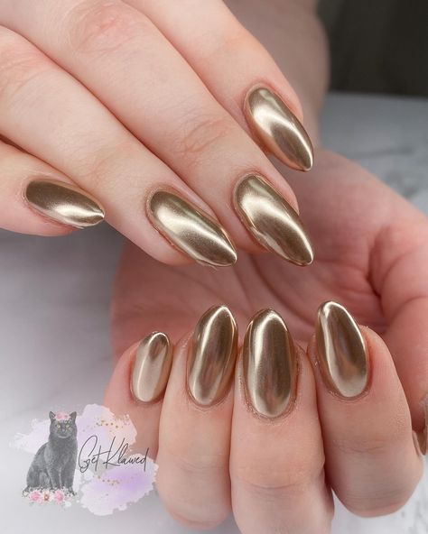 Raising a toast to elegance with these champagne gold chrome nails! 🥂✨ Add a touch of luxury to your fingertips and let them sparkle with sophistication! • • @lightelegancehq’s 1 step @kupainc’s gloss top coat Chrome pigment • • #chromenails #goldchromenails #champagnegold #getklawed #480nails #602nails #aznails #aznailsalon #phxnails #smallbusiness #nailsmagazine #tempe #chandler #nails #nailsofinstagram #nailinspo #independentnailtech #gelx #gelxnails #acrylicnails #gelnails #hardgelnail... Champagne Chrome Nails, Champagne Gold Nails, Chrome Nails Gold, Gold Chrome Nails, Hard Gel Nails, Trending Nails, Back To School Nails, Prom Inspo, School Nails