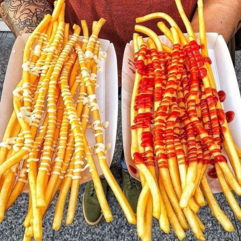 Long French Fries, Long Fries, Fries Aesthetic, French Fries Design, Roasted Carrots Recipe, French Fries Recipe, Tumblr Food, Fries Recipe, Delicacy Food