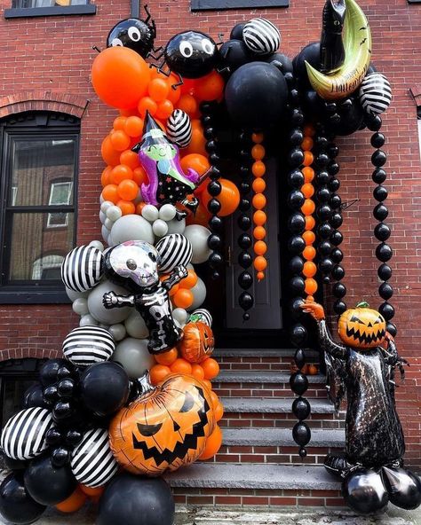 Aesthetic & Fun Halloween Party Decor, Balloon Decorations | Spooky Halloween Decorations Birthday Party Ideas Halloween, Harry Potter Fall, Halloween Birthday Party Ideas, Globos Halloween, Halloween Balloon Arch, Spooky Balloons, Baloon Garland, Halloween Balloons Decorations, Dollar Tree Halloween Decor