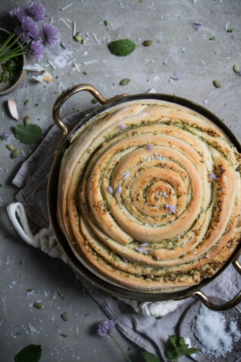 chive pumpkin seed pesto bread-1 Pumpkin Seed Pesto, Olive Loaf, Pumpkin Seed Recipes, British Baking, Savoury Baking, Pumpkin Seed, Baking Blog, Bakery Bread, Challah