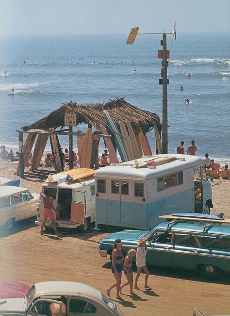 SURF'S UP: Malibu Rising, Mavericks Surfing, Surf Vintage, Surfing Photos, Cap Ferret, Beach House Style, Surf Culture, Surf Life, Vintage Surf