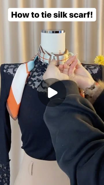 ilymix ❤ on Instagram: "How to tie silk scarf. #silkscarf #fashionstyle #fashionblogger #styleblogger" How To Tie Silk Scarf, Tie Silk Scarf, Italian Women Style, Tie Scarves, Ways To Tie Scarves, Scarf Tie, Ways To Wear A Scarf, Stylish Scarves, Italian Women