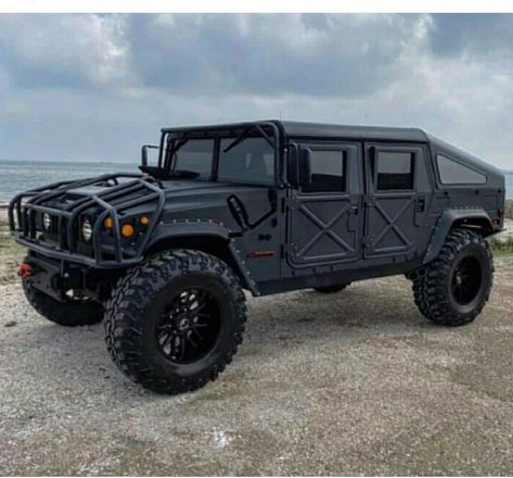 Hummer Truck, Custom Lifted Trucks, Jeep Photos, Hummer Cars, Hummer H1, Bug Out Vehicle, Tactical Gear Loadout, Dream Cars Jeep, Jacked Up Trucks