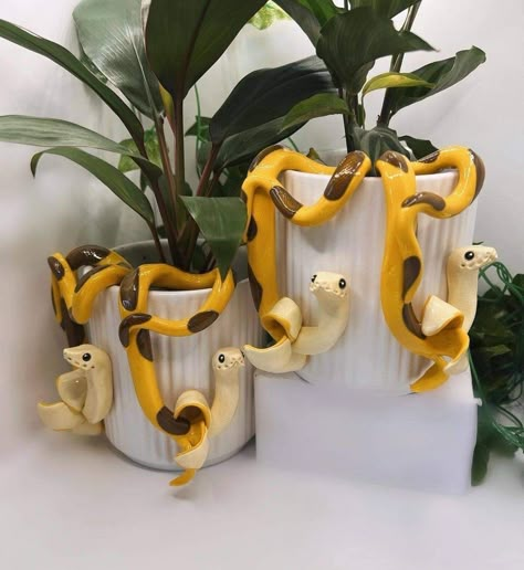 Banana Snake, Clay Snake, Acrylic Paint Bottles, Paper Mache Clay, Fun Home Decor, Clay Inspo, Clay Crafts Air Dry, Keramik Design, Pottery Crafts