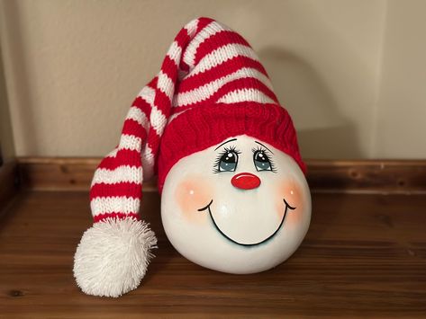 Snowman Gourds, Christmas Gourds, Fall Gourds, Gourds Crafts, Painted Gourds, Gourd Art, Red Hat, Xmas Ideas, Red Hats