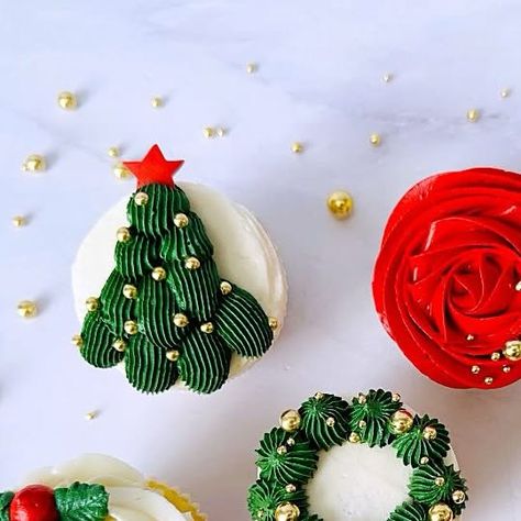 Sara | Windy City Baker - Chicago, IL Home Bakery on Instagram: "Elevate Your Holidays with Elegant Christmas Cupcakes! ✨  Join us for a Christmas Cupcake Decorating Class where you’ll learn to create stunning holiday designs like Christmas trees, wreaths, poinsettias, and more. Perfect for beginners or anyone looking to add festive flair to their treats!  🎄 Dates & Locations:  Dec 14: 12 PM - 2 PM | Nichols Park Fieldhouse, Hyde Park Dec 21: 12:30 PM - 2:30 PM | Logan Square 🎁 Leave with 6 beautifully decorated cupcakes and the skills to dazzle your loved ones this holiday season.  📅 Secure your spot now—spaces are limited! Book now 👉🏻 https://windycitybaker.com/product/elegant-christmas-cupcake-decorating-class/  #WindyCityBaker #ChristmasCupcakes #HolidayBaking #ChicagoEvents #baki Christmas Cupcakes Decoration, Decorated Cupcakes, Christmas Cupcake, Home Bakery, Christmas Cupcakes, Cupcake Decorating, 12 Pm, Good For The Soul, Windy City