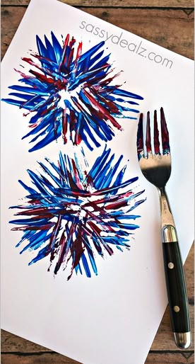 Kids Fireworks Craft Using a Fork - Fun art project for the 4th of July or Memorial Day! Easy Craft Activities, Labor Day Crafts, Fireworks Craft, Kid Projects, Cool Art Projects, Patriotic Crafts, July Crafts, Easy Craft, Preschool Art