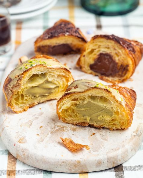 Cornetto Recipe, Things About Me, Croissant Recipe, Pistachio Cream, Trip To Europe, Chocolate Croissant, Artisan Cheese, Chocolate Cream, Chocolate Hazelnut