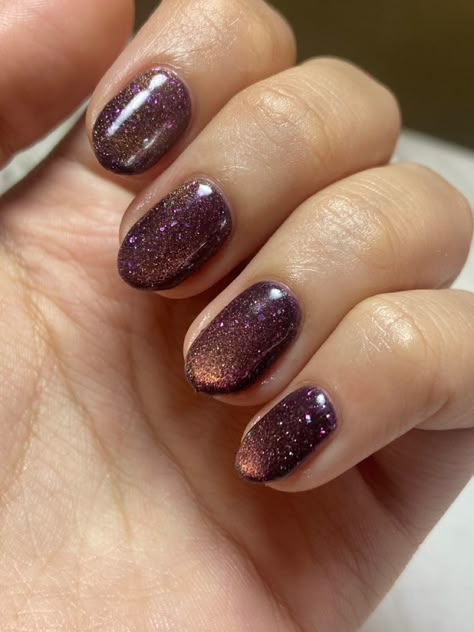 Dark Purple Cateye Nails, Cat Eye Dark Nails, Dark Glittery Nails, Wine Cat Eye Nails, Short Nail Cat Eye, Plum Cat Eye Nails, Cat Eye Nails 2024, Dark Purple Cat Eye Nails, Cat Eye Purple Nails