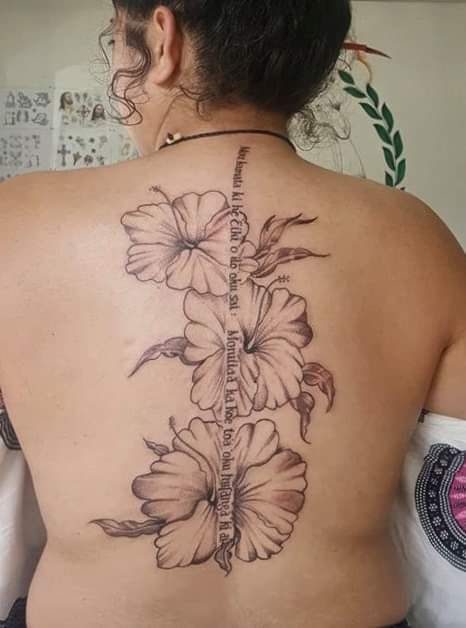 Back Tattoo Dark Skin Women, Plus Size Back Tattoo, Tattooed Plus Size Women, Plus Size Tattoos, Spine Tattoo, Spine Tattoos For Women, Face Tattoos, Stylist Tattoos, Jewelry Tattoo