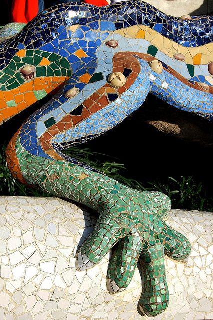 El Parc Güell (Gaudí). Mosaic Fountain, Parque Guell, Gaudi Art, Gaudi Mosaic, Antoni Gaudí I Cornet, Parc Guell, Gaudi Architecture, Barcelona Architecture, Gaudi Barcelona