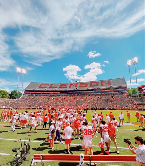 Clemson Stadium, Clemson Wallpaper, Clemson Campus, Rocky Top Tennessee, Rocky Top, Clemson University, Dream School, Auburn University, Clemson Tigers