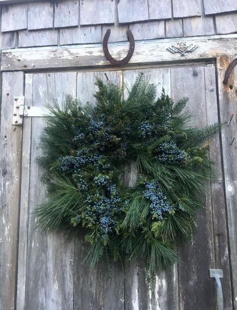 Julkransar Diy, Deco Nature, Natural Christmas, White Chicken, Xmas Wreaths, Chicken Chili, Decoration Inspiration, Merry Little Christmas, Christmas Wreaths Diy