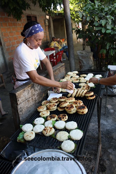 A Colombian kitchen has many similarities, yet differences to our own. For one you will be guaranteed to find a jug and mixer for hot chocolate, a very popular drink here in Colombia. You will also find coffee strainers, as they make theirs the traditional way. Due to their neatness their will also be a serviette holder on any given table. Colombian Kitchen, Popular Drinks, Food Preparation, Hot Chocolate, Chicken, Make It Yourself