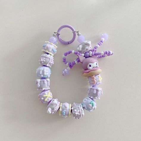 Kinda lovin' it! Purple Kuromi Cellphone Chain💜🤩 Made with hand-painted beads💜🎀 #phonecharms Get yours here:https://s.shopee.ph/607zg1KwD5 Sanrio Beaded Jewelry, Phone Charms Aesthetic Purple, Kuromi Necklace, Kuromi Phone Charm, Kuromi Charm Bracelet, Hand Painted Beads, Phone Ring, Girl Fashion, Hand Painted