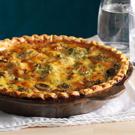 Mushroom Broccoli Quiche Recipe -I take this dish to many of my family’s picnics because it's always such a hit. Serve it at any time of day. Quiche makes a great side or meatless main course—and, of course, it's a tasty addition to brunch. —Edie DeSpain, Logan, Utah Quiche Pastry, Broccoli Quiche Recipes, Breakfast Meats, Best Quiche, Best Quiche Recipes, Broccoli Mushroom, Mushroom Broccoli, Broccoli Quiche, Mushroom Quiche