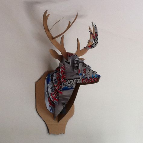 this would be a great gag gift for my  friend Santos...LOL Coors light cardboard deer head Cardboard Beer Box Crafts, Beer Box Crafts, Cardboard Deer Heads, Cardboard Deer, Beer Deer, Beer Crafts, Beer Decor, Drunk Friends, Beer Box