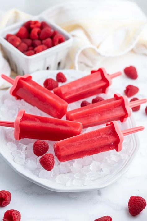 Raspberry Popsicles recipe from RecipeBoy.com Pop Cycles, Summer Popsicle Recipes, Raspberry Popsicles, Popsicles Recipe, Cold Treats, Fresh Raspberries, Popsicle Recipes, Raspberry Lemonade, Recipe Images