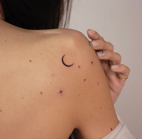 Mini Tattoo ideas Moon Tattoo Designs For Women, Tattoo Design Minimal, Twilight Tattoos, Miniature Tattoos, Moon Tattoo Design, Saved Tattoo, Moon Tattoo Designs, Petite Tattoos, Stick N Poke Tattoo