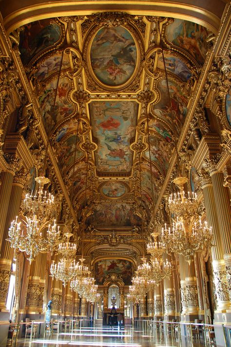 .Palais Garnier? Paris Opera House, Chateau Versailles, Chateau France, Baroque Architecture, Beautiful Architecture, Beautiful Buildings, France Travel, Places Around The World, Amazing Architecture