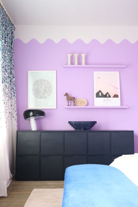 Using Painthouse Grace lilac paint we transformed this space. Check out our website for the lipstick for doors wave peint technique how too! Lilac Bedroom Ideas For Women, Lilac Bedroom Ideas, Lilac Room, Lilac Bedroom, Lilac Wall, Bedroom Inspirations Minimalist, Soya Mumu, Bedroom Ideas Aesthetic, Bedroom Wall Paint