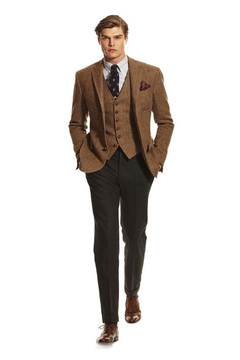 See the complete Polo Ralph Lauren Fall 2016 Menswear collection.- 7112style.website - Brown Tweed Suit, Tweed Men, Mens Wedding Attire, Ralph Lauren Fall, Brown Suit, Preppy Mens Fashion, Ralph Lauren Menswear, 2016 Menswear, Mens Fashion Rugged