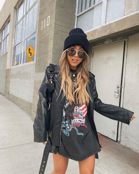 JESSICA BAILEY on Instagram: “Burglar, but make it fashion.” Look Short, Looks Street Style, All Black Outfit, Edgy Outfits, Grunge Fashion, Edgy Fashion, Outfits Casuales, Fall Outfit, Look Fashion