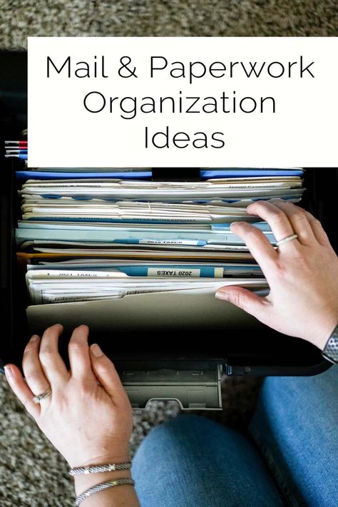 Paper Clutter Organization, Organizing Paperwork, Bill Organization, Paper Clutter, Declutter Your Life, Clutter Organization, Home Management, Mail Organizer, Organize Declutter