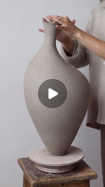 3,366 likes, 12 comments - ceramicsvideos le November 27, 2023: "Beautiful coil pottery vase by @karinasmagulov.a". Ceramics Videos, Vase Making, Ceramic Vases Design, Pottery Tableware, Coil Pottery, Ceramics Pottery Vase, Wheel Thrown Ceramics, Pottery Form, Pottery Videos