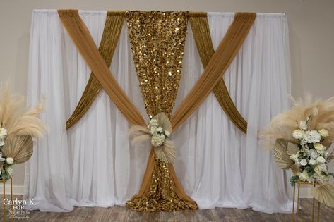 Bohemian Glam 50th Gold Wedding Anniversary Backdrop. White backdrop with gold draping. White And Gold Backdrop Wedding, Gold And White Backdrop, Wedding Anniversary Backdrop, Anniversary Backdrop, Diy Winter Wedding, Small Wedding Decor, Prom Backdrops, Draping Ideas, Gold Drapes