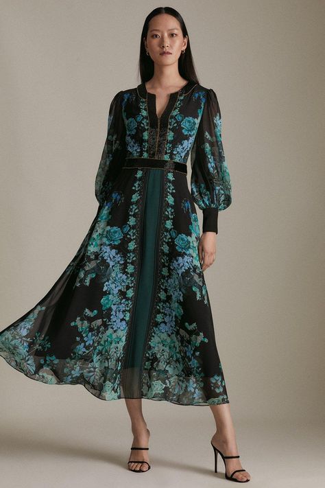 American Closet, Royalty Wedding, Green Outfits For Women, Green Print Dress, Modern Florals, Modern Royalty, Maxi Dress Elegant, Latest Maxi Dresses, Karen Millen Dress