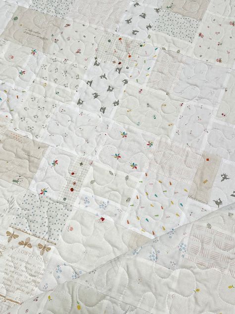 A Bit of Scrap Stuff - Sewing, Quilting, and Fabric Fun: Timber Quilt: Hush Hush 3 Low Volume Quilt Pattern Simple, Gender Neutral Quilt Ideas, Neutral Baby Quilt Ideas, Low Volume Quilts Ideas, Neutral Quilts Ideas, Low Volume Quilts, Neutral Colored Quilt, Taupe Quilts, Neutral Baby Quilt