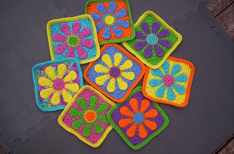 Crochet Flower Granny Square Pattern, Granny Square Pattern Free, Motifs Granny Square, Crochet Flower Squares, Beau Crochet, Flower Granny Square, Granny Square Pattern, Granny Square Crochet Patterns Free, Confection Au Crochet