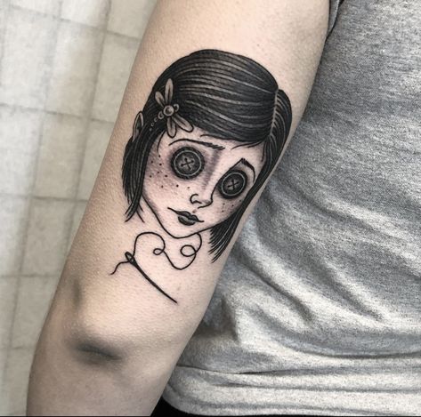 Casket Tattoo, Coraline Flash Tattoo, Coraline Flash, Black Casket, Flash Tattoo Ideas, Tattoo Mafia, Coraline Tattoo, Armband Tattoos, Tattoo Outline Drawing