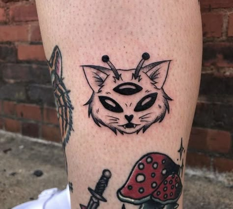 Trippy Tattoo Ideas, Trippy Tattoo, Kitty Tattoo, Funky Tattoos, 4 Tattoo, Creepy Tattoos, Spooky Tattoos, Greek Tattoos, Tatuaje A Color