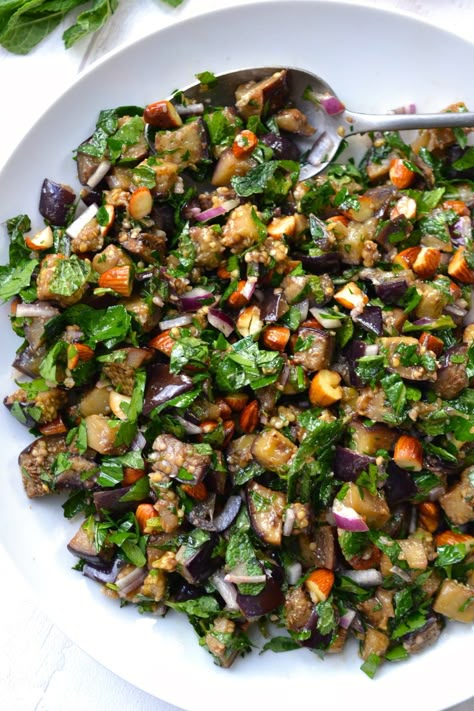 Chopped Eggplant, Almond & Herb Salad (Paleo, Vegan, Gluten Free) Salad Calories, Muffins Paleo, Pecan Muffins, Eggplant Salad, Salad Vegan, Herb Salad, Asparagus Salad, Grilled Zucchini, Keto Paleo