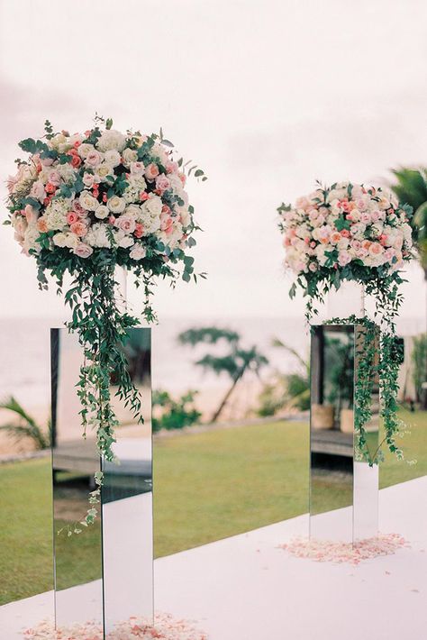 mirror wedding ideas mirror stands with white and orange roses thecablookfotolab via instagram Mirror Wedding, Wedding Mirror, Beach Wedding Decorations, Luxury Wedding Venues, Vintage Wedding Decorations, Interior Modern, Luxury Wedding Dress, Wedding Aisle, Wedding Ceremony Decorations